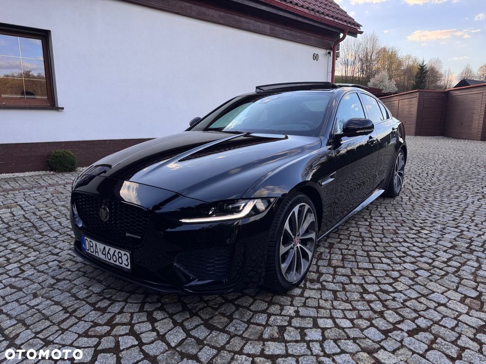 Jaguar XE 2.0 D180 AWD R-Dynamic HSE - 9