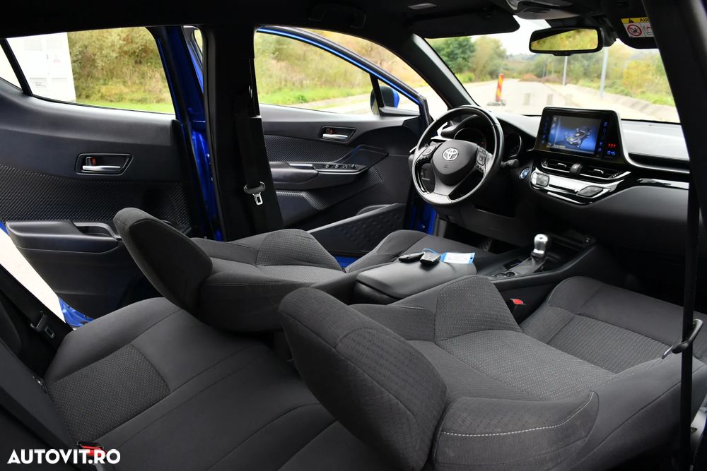 Toyota C-HR Hybrid Business-Edition - 6