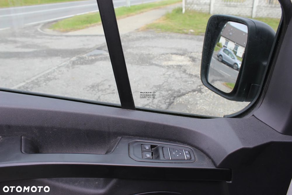 Renault Trafic - 21