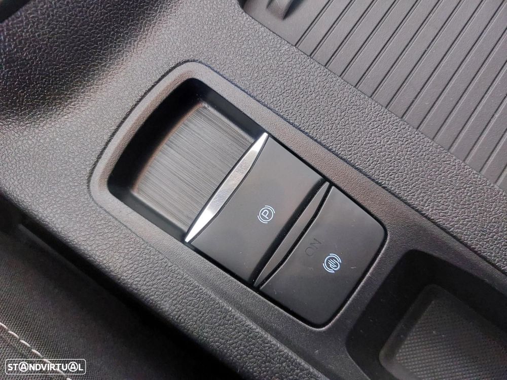 Ford Kuga 1.5 TDCi Titanium - 43