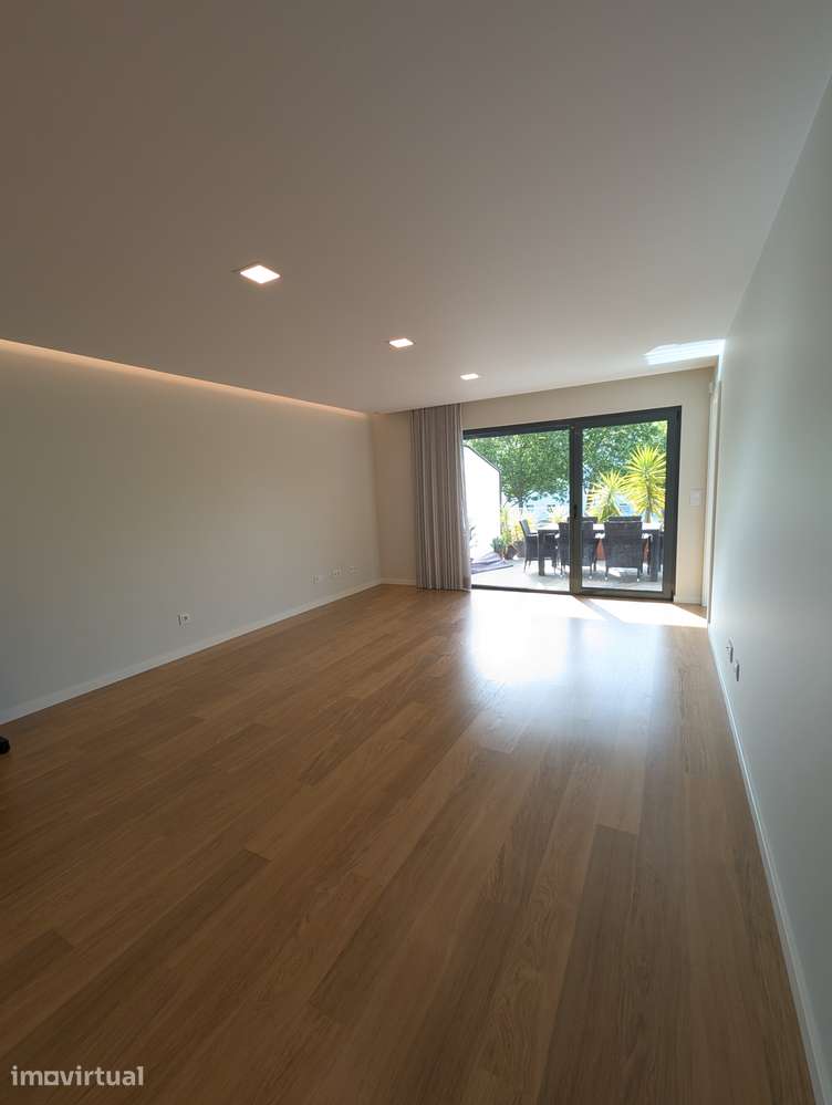 T2 COM TERRAÇO, PISO RADIANTE, BOX E EXCELENTE LOCALIZAÇÃO - Grande imagem: 3/22