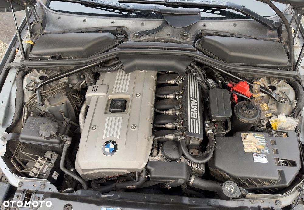 BMW Seria 5 530i Touring - 22