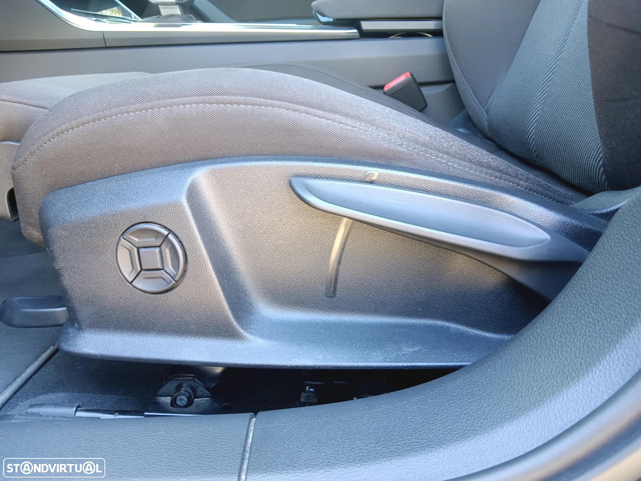 Audi A6 Avant 40 TDI quattro S tronic S line - 25