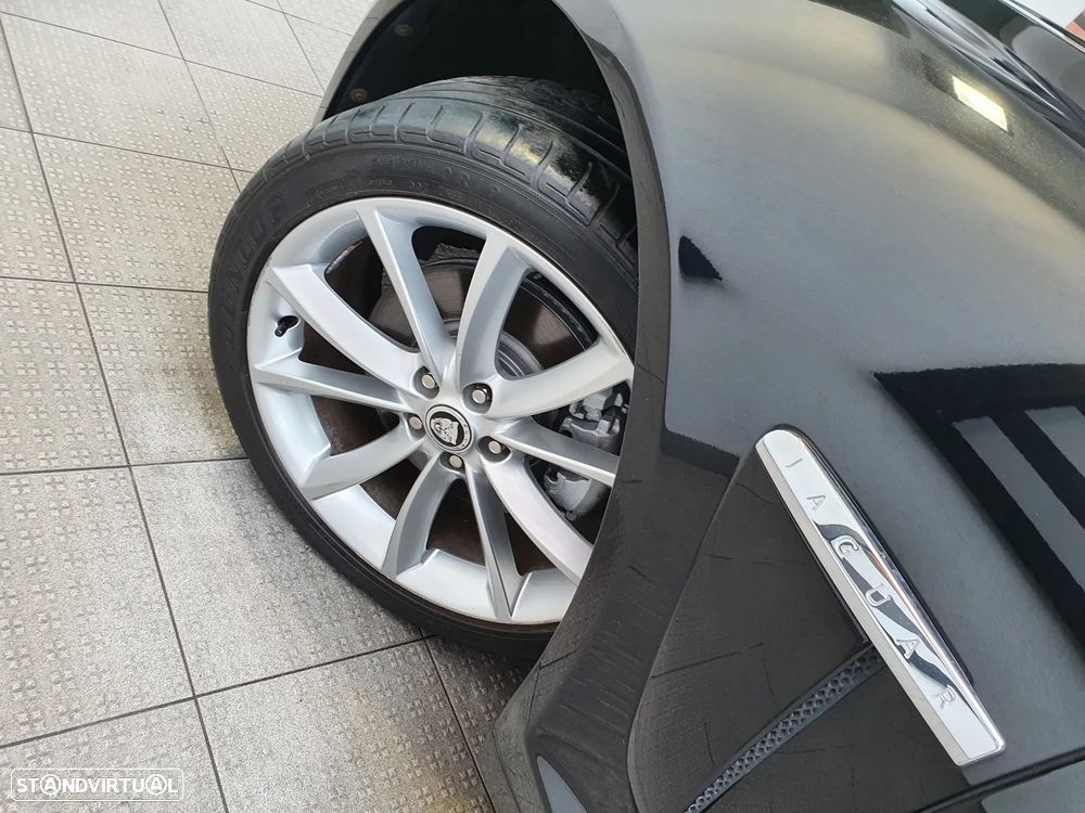 Jaguar XF Sportbrake 2.2 D Premium Luxury - 18