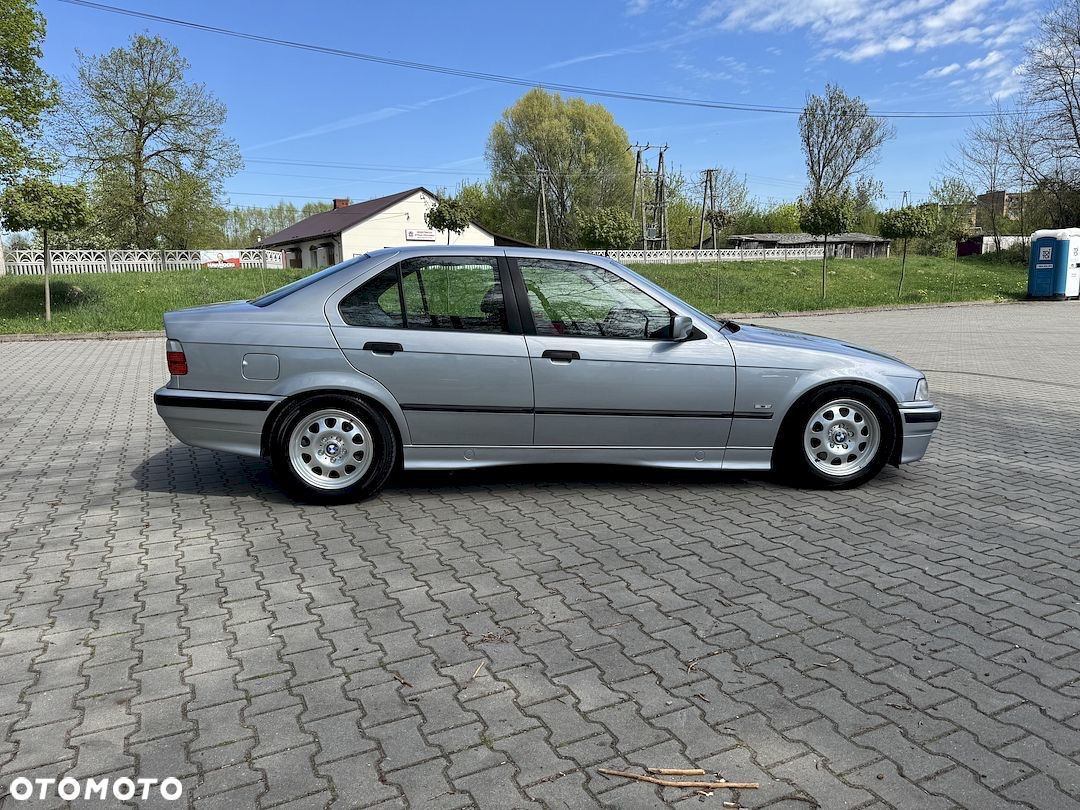 BMW Seria 3 320i - 7