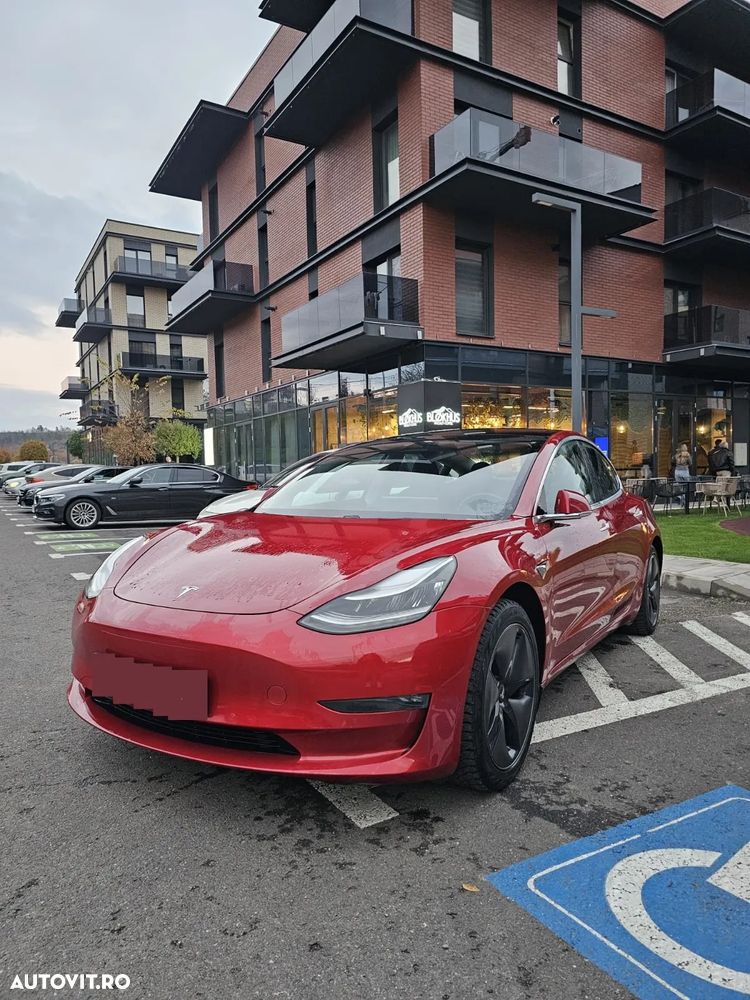 Tesla Model 3 - 7