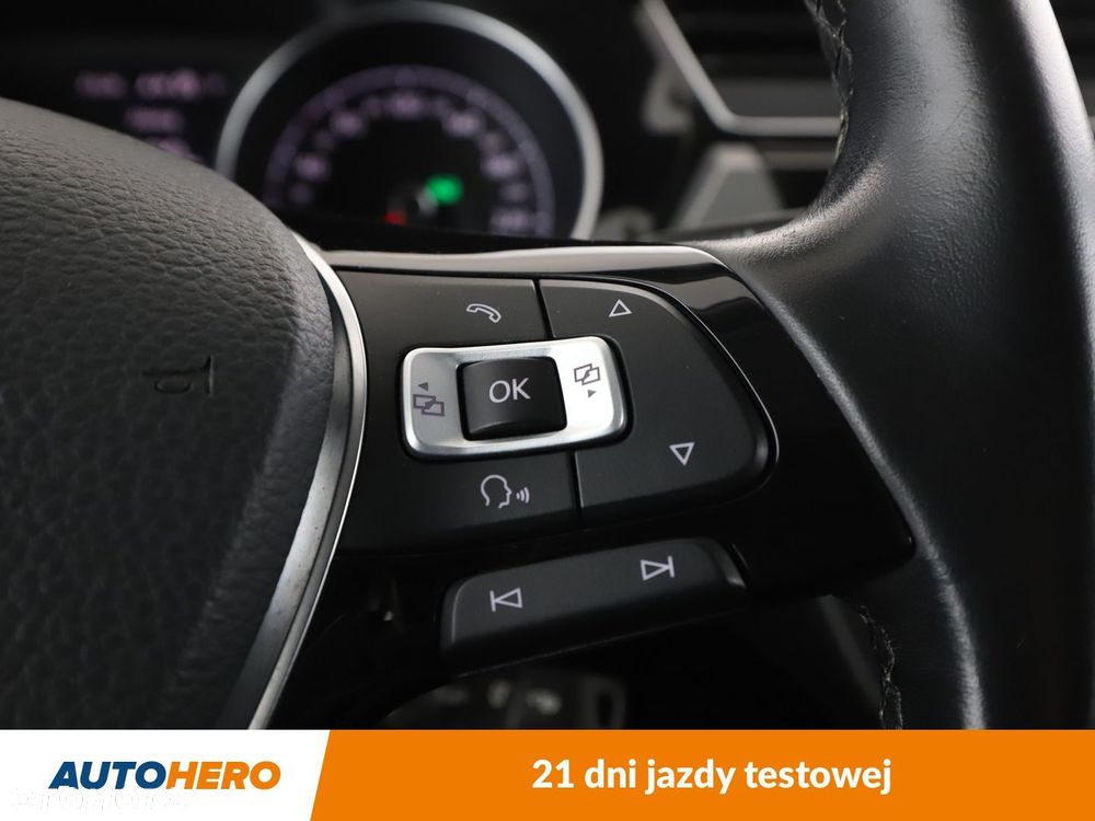 Volkswagen Touran - 29