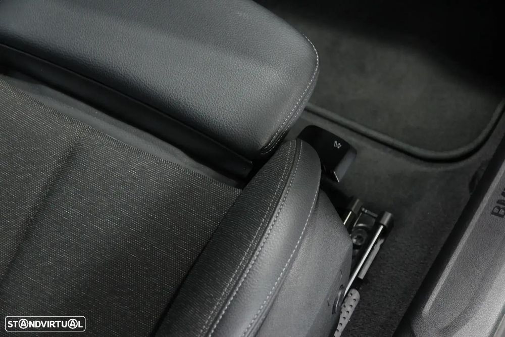 BMW 116 i Advantage — fotografia 2