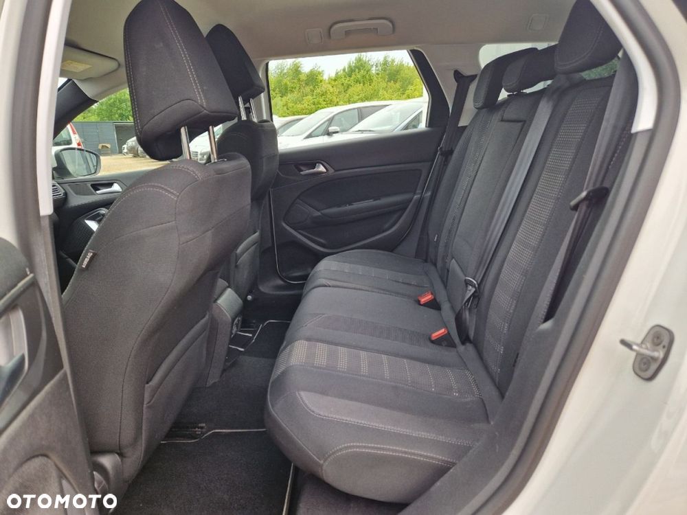 Peugeot 308 - 8