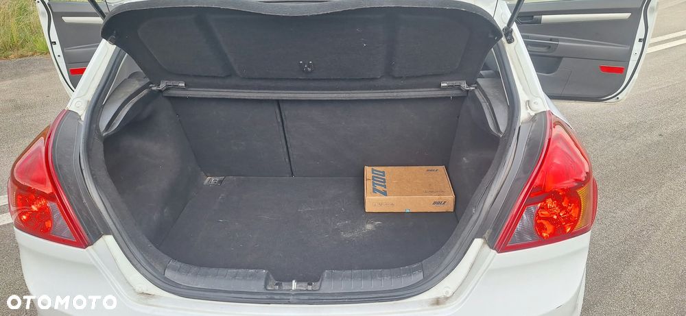 Kia Ceed 1.4 L - 12