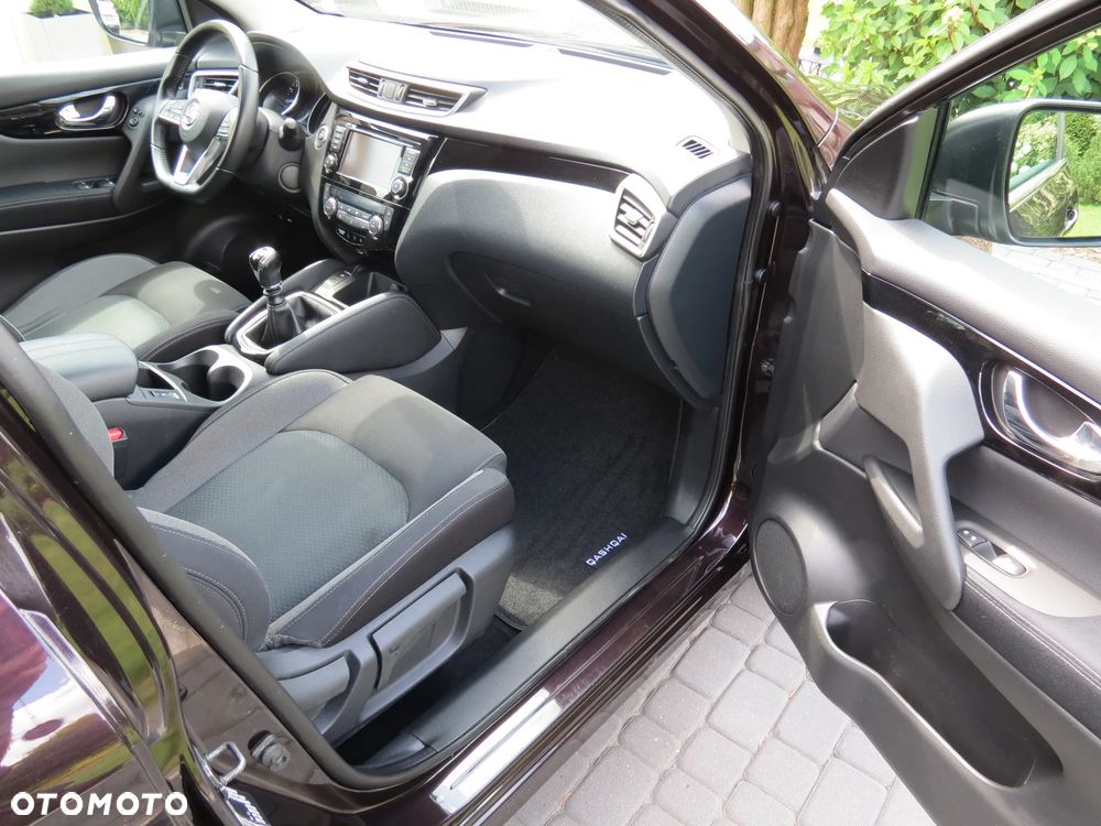 Nissan Qashqai - 25