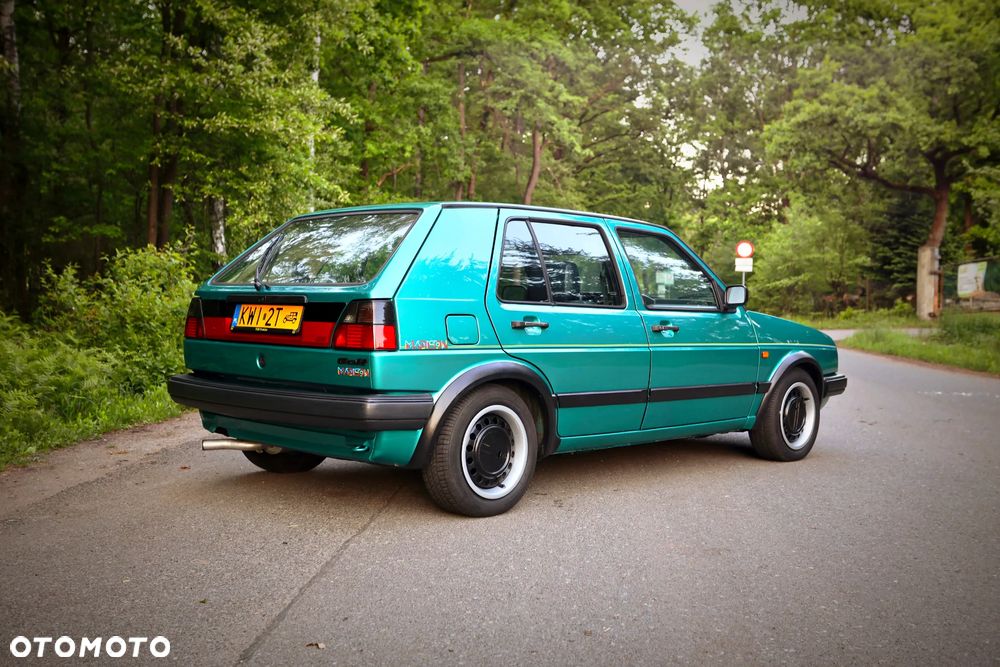 Volkswagen Golf 1.8 - 1
