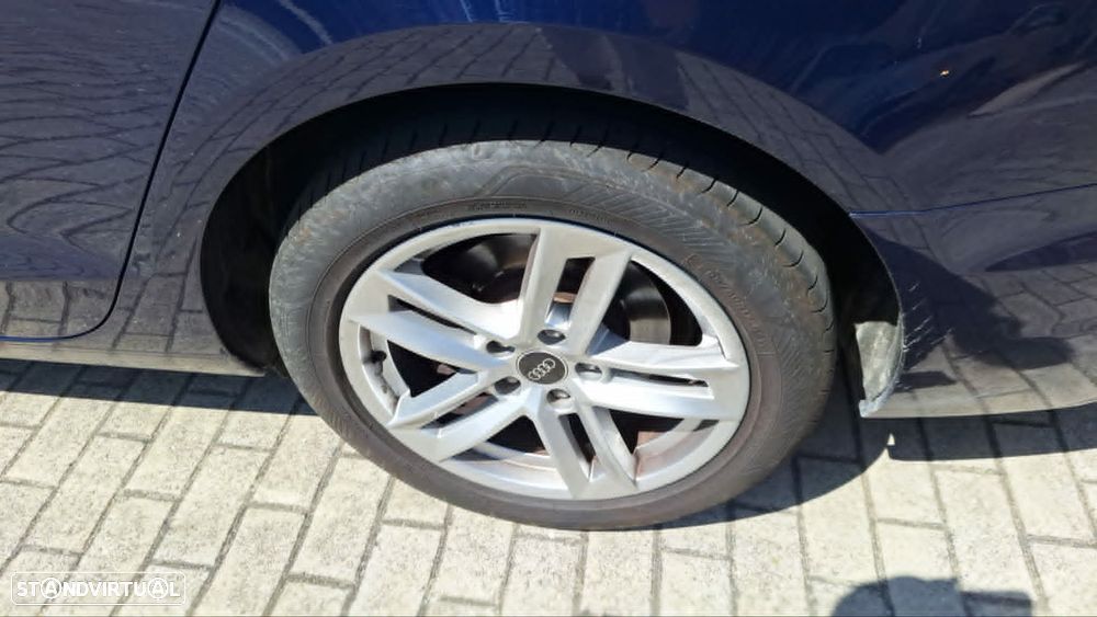 Audi A4 30 TDI Advanced S tronic - 15