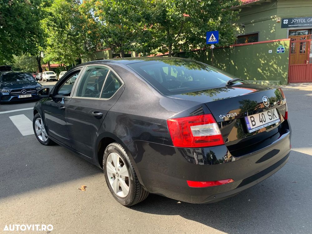 Skoda Octavia 2.0 TDI DSG Style - 9
