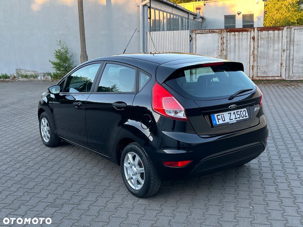 Ford Fiesta 1.25 Ghia - 29