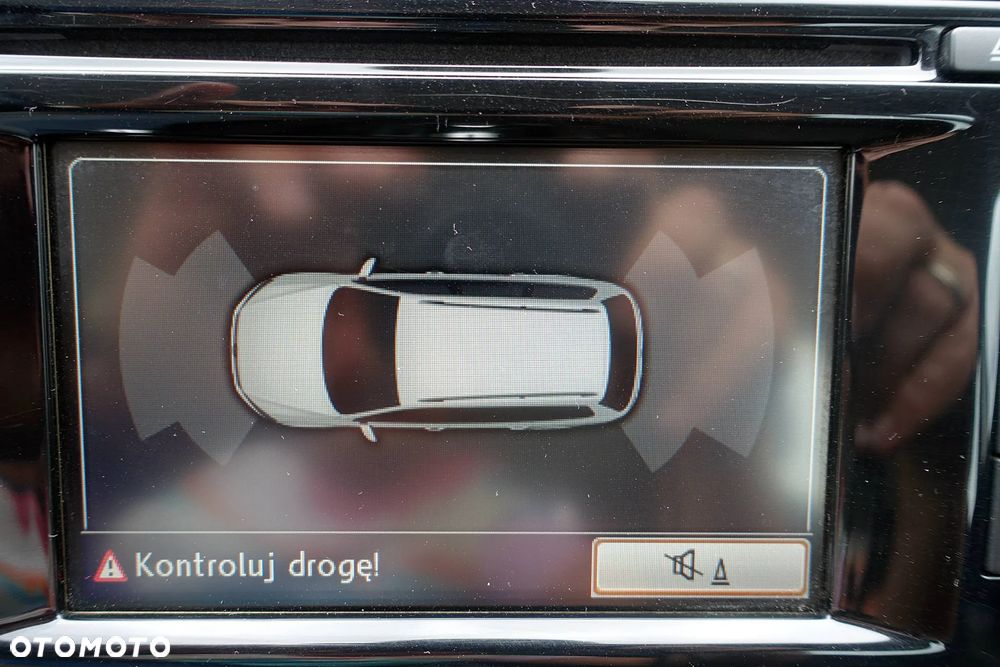 Volkswagen Passat 2.0 TDI DSG BlueMotion Technology Comfortline - 23