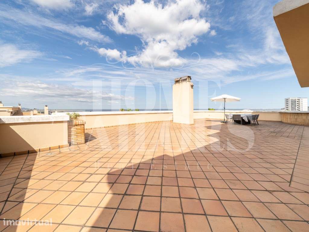 Exclusivo Apartamento T5 no Real Forte com Vista Panorâmica sobre o... - Grande imagem: 2/41