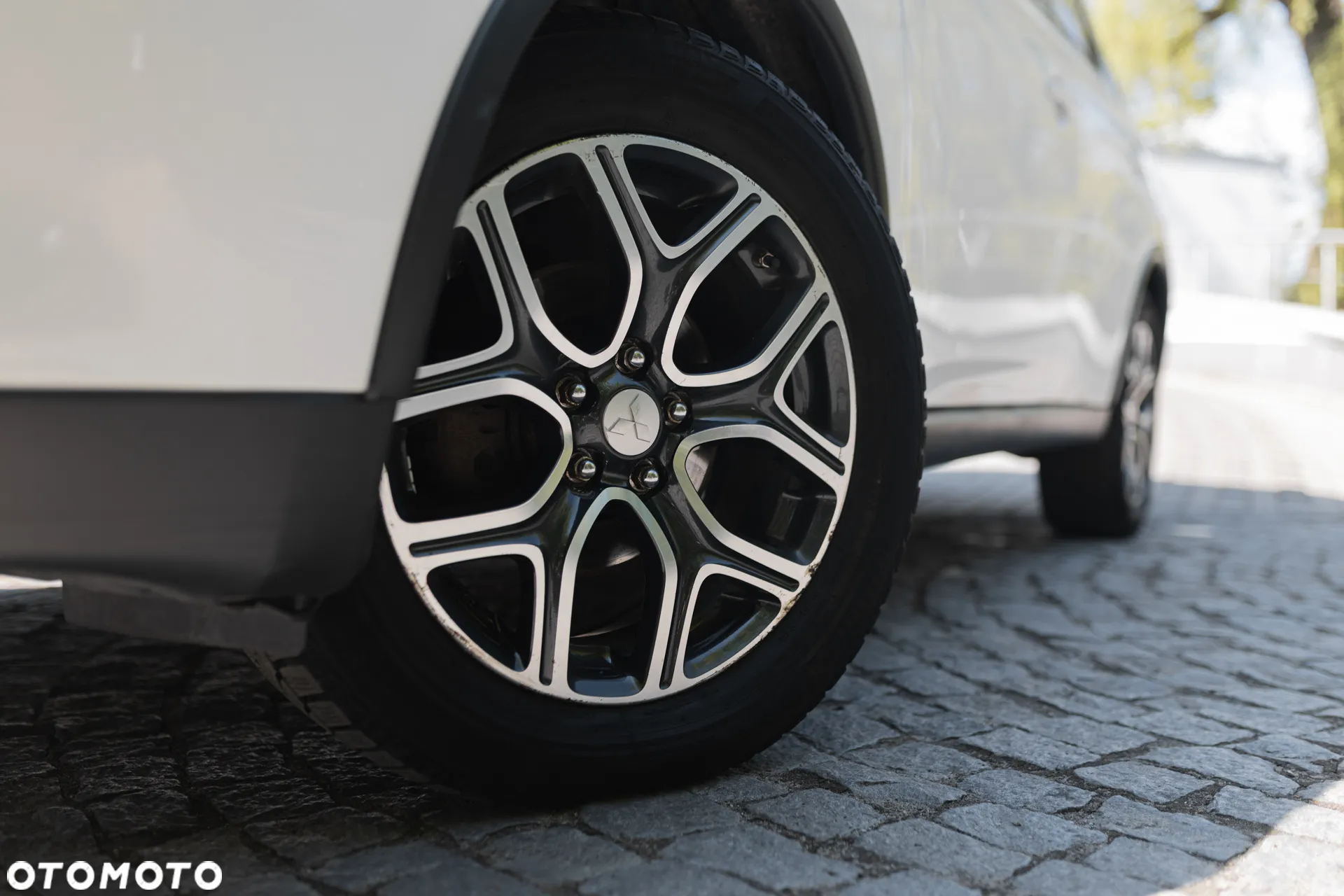 Mitsubishi Outlander - 3