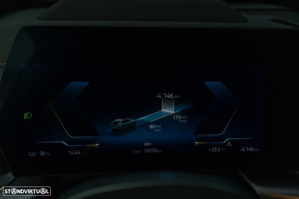 BMW iX2 eDrive20 Pack Desportivo M - 17