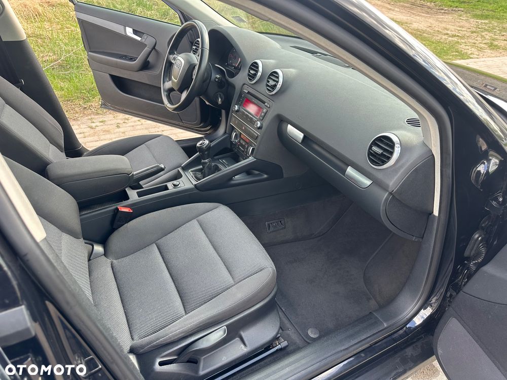 Audi A3 Sportback 1.6 TDI Ambition - 17