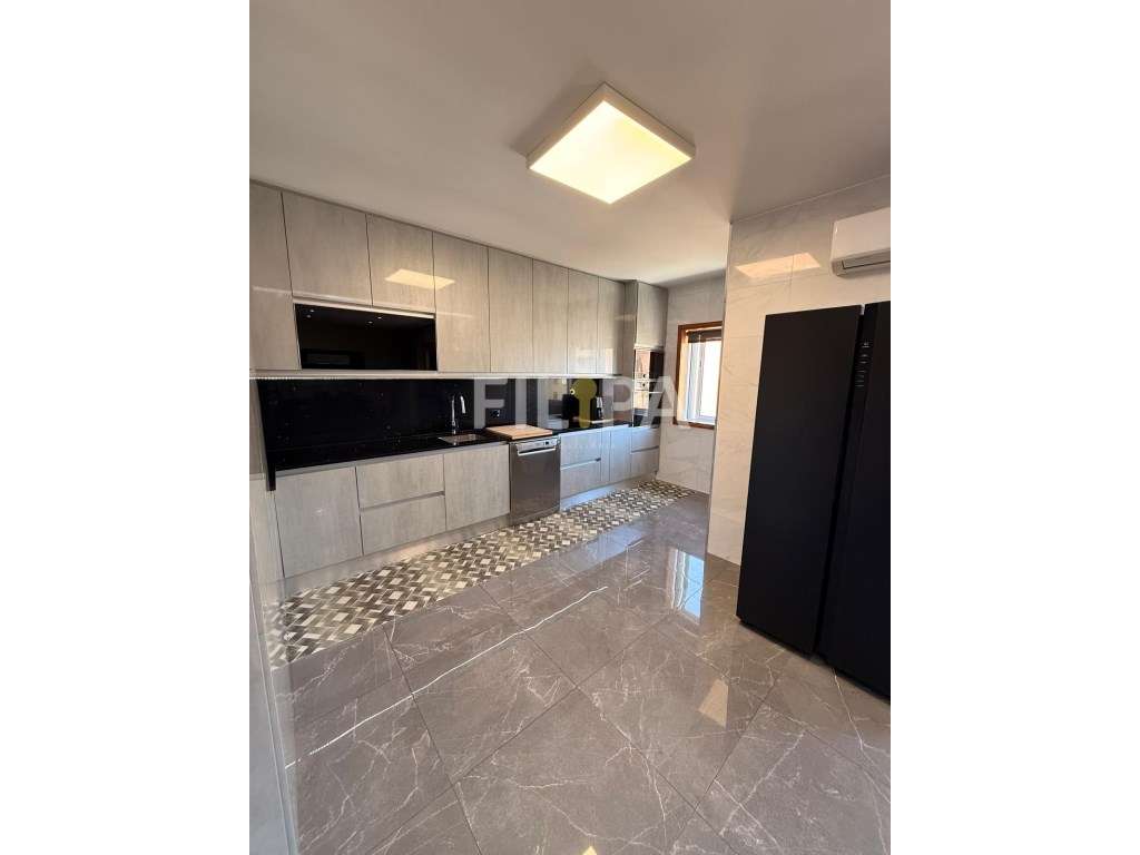 T3 no Centro de Valongo | Remodelação Integral | 2 Garagens | Pront... - Grande imagem: 4/35