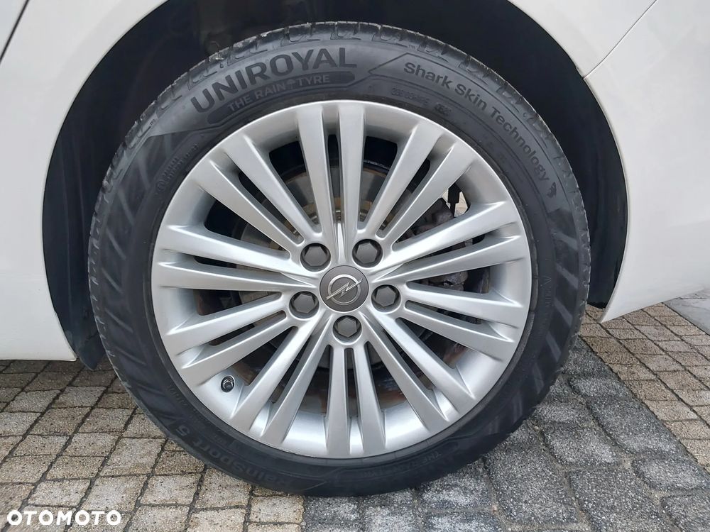 Opel Insignia - 30