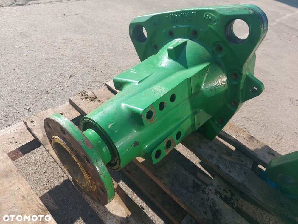 ZWOLNICA PRAWA OBUDOWA AL227379 TRYB SATELIT AL221092 JOHN DEERE 6110R
