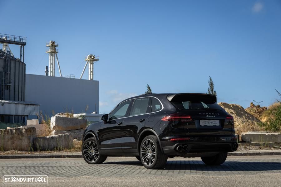 Porsche Cayenne S E-Hybrid - 15