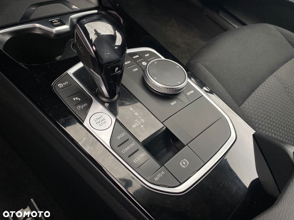 BMW Seria 1 118i - 25