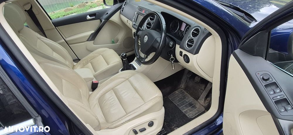 Volkswagen Tiguan - 5