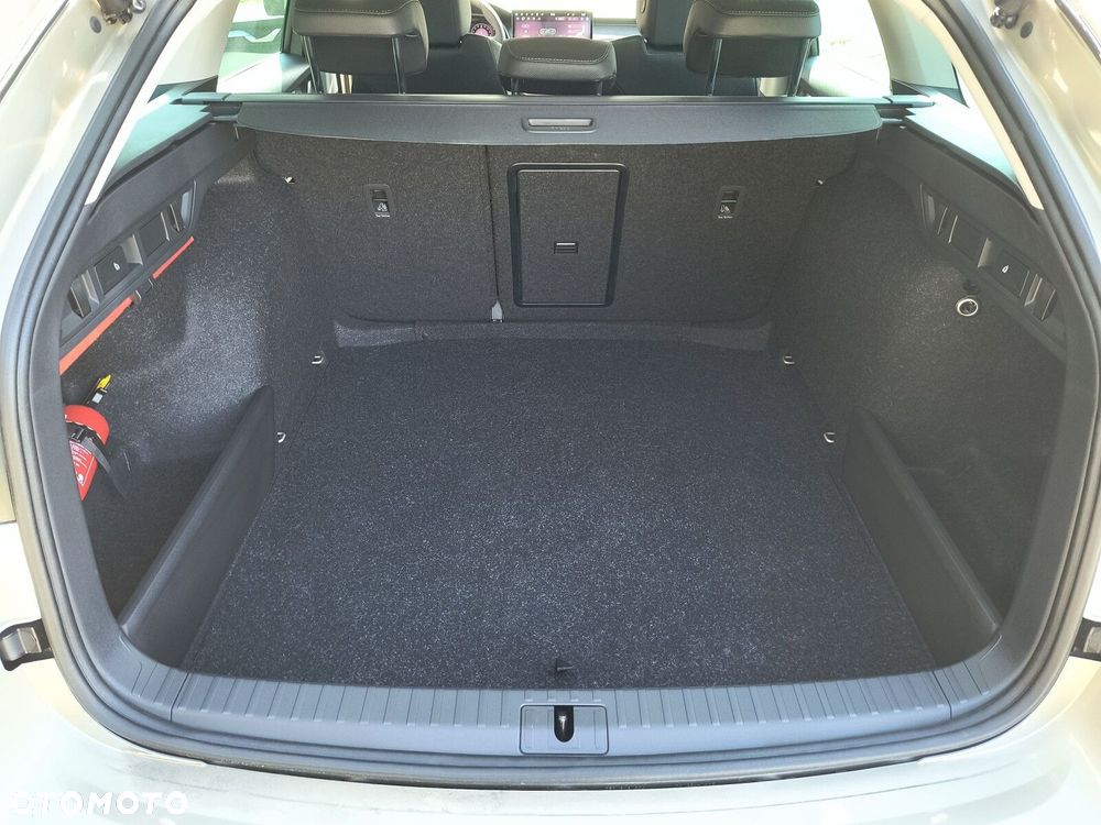 Skoda Octavia 1.5 TSI mHEV Selection DSG - 18