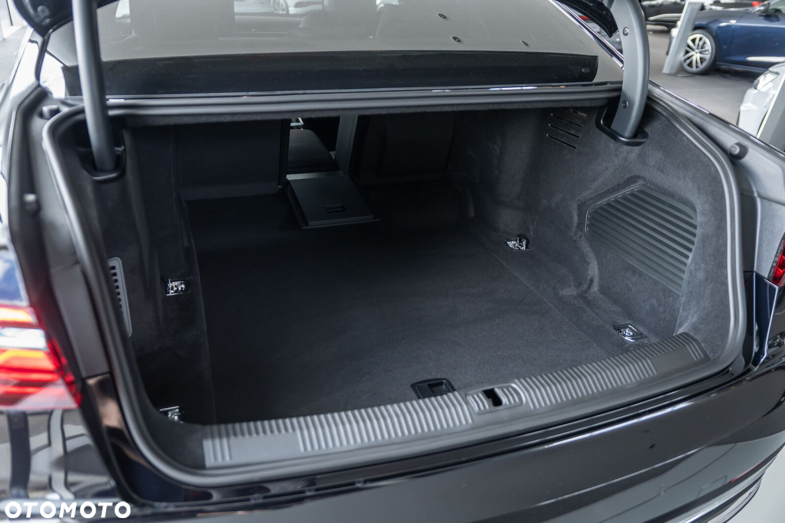 Audi A8 - 7
