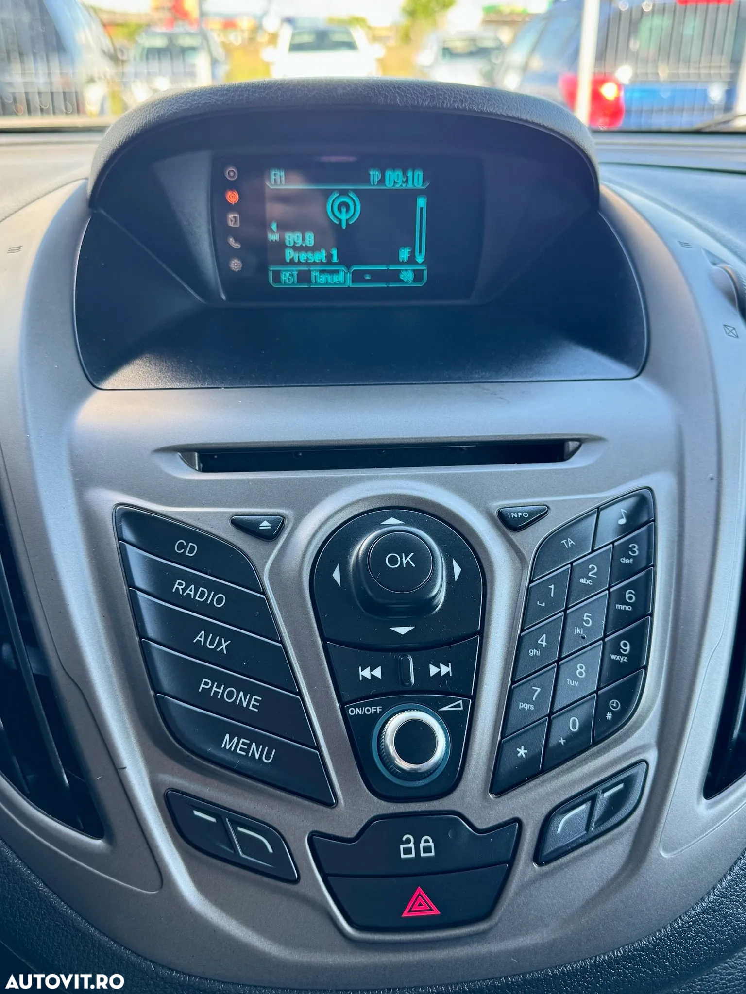 Ford Tourneo Courier 1.6 TDCi S&S Trend - 37