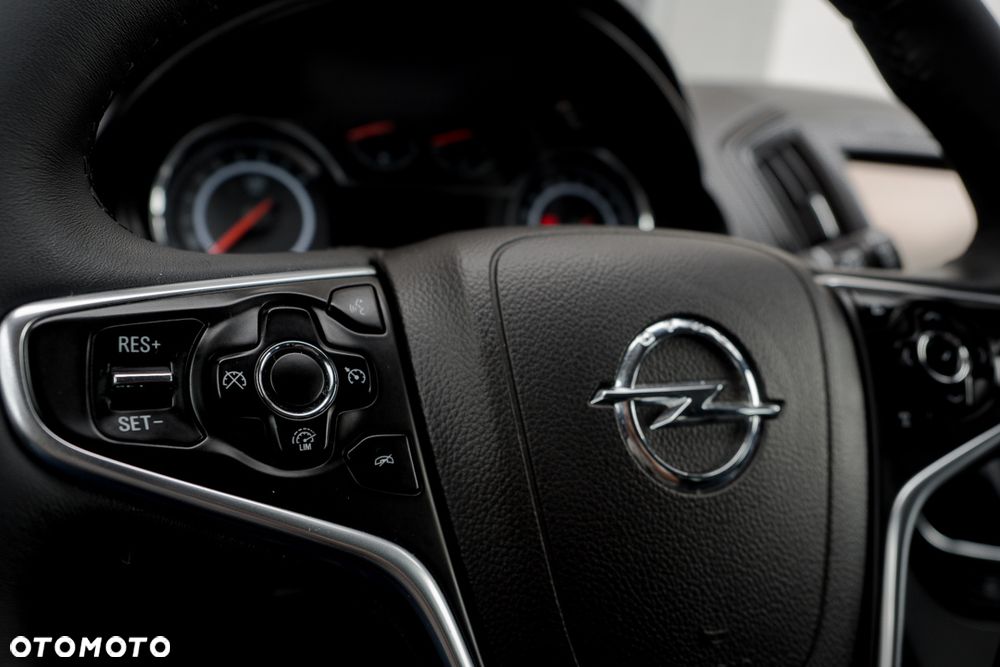 Opel Insignia 1.4 T Cosmo S&S - 15