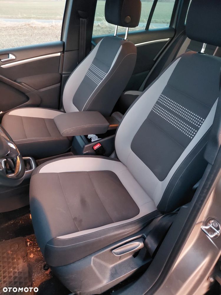 Volkswagen Tiguan 2.0 TDI DPF BlueMotion Technology Sport & Style - 11