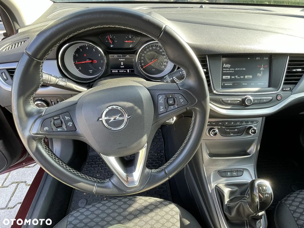 2018 Opel Astra, photograph 12