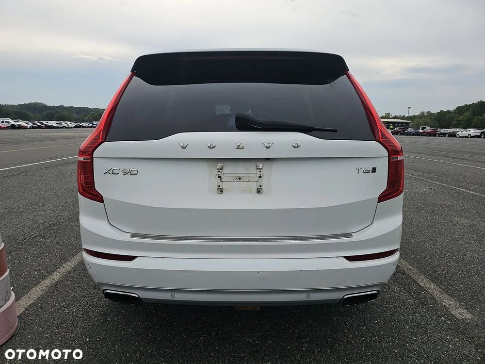 Volvo XC 90 - 5