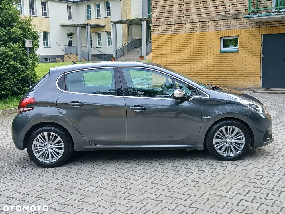 Peugeot 208 - 5