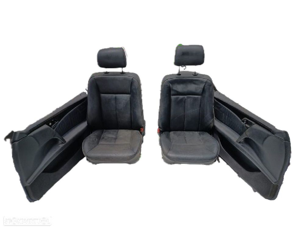 Conjunto Bancos Mercedes-Benz E-Class (W210) - 2