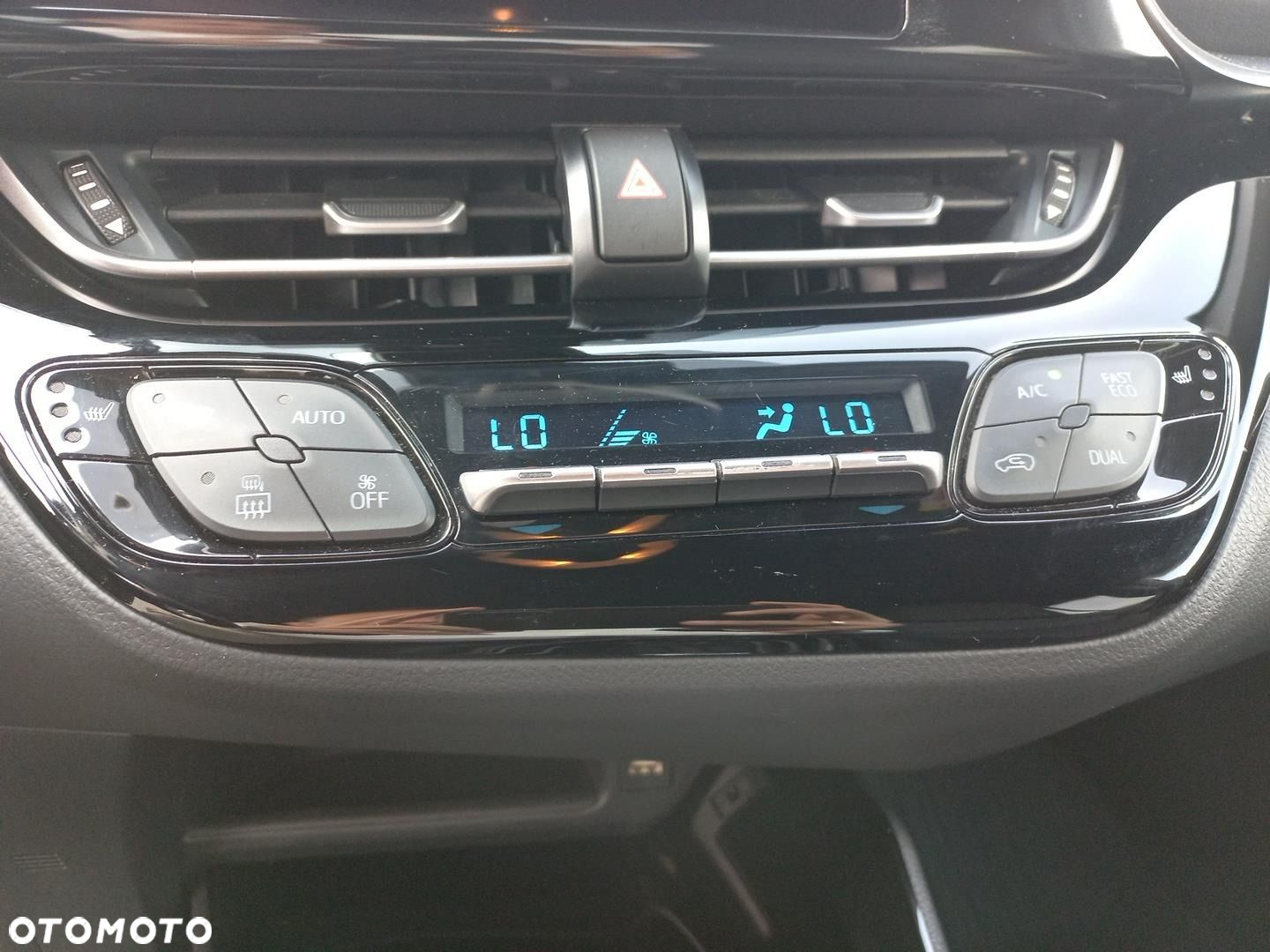 Toyota C-HR - 26