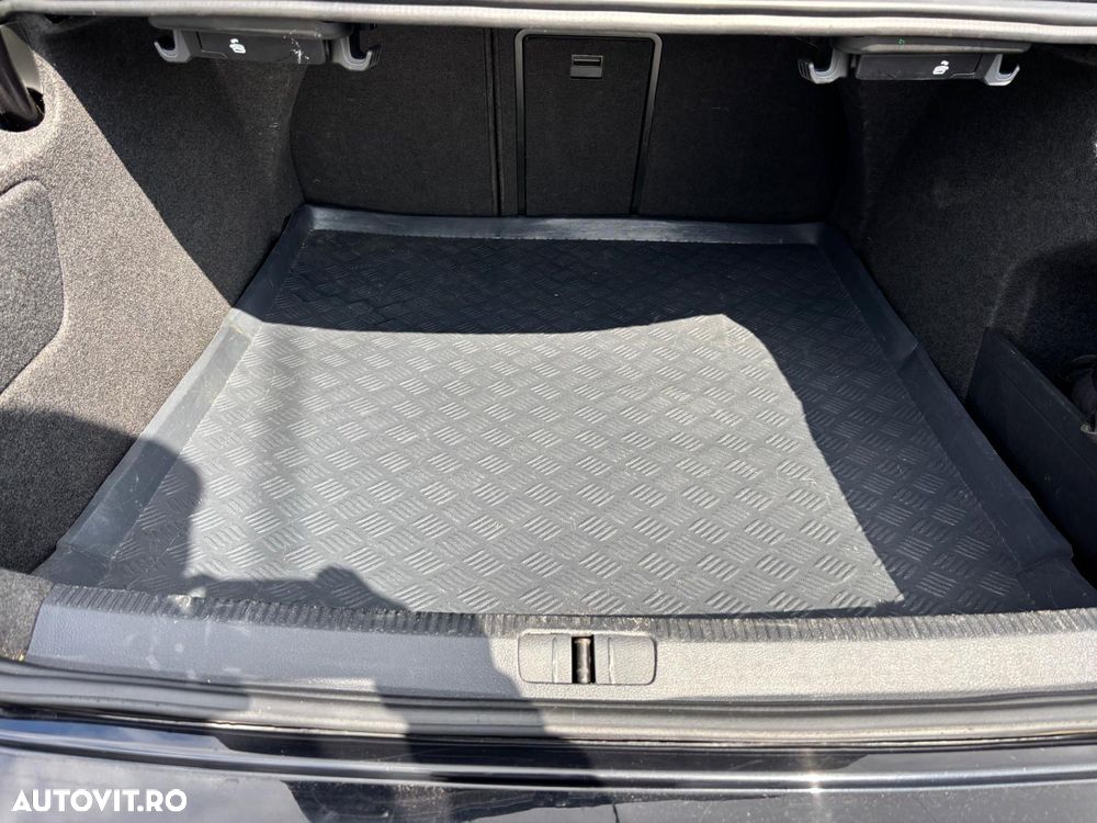 Volkswagen Passat CC 2.0 TSI DSG - 17