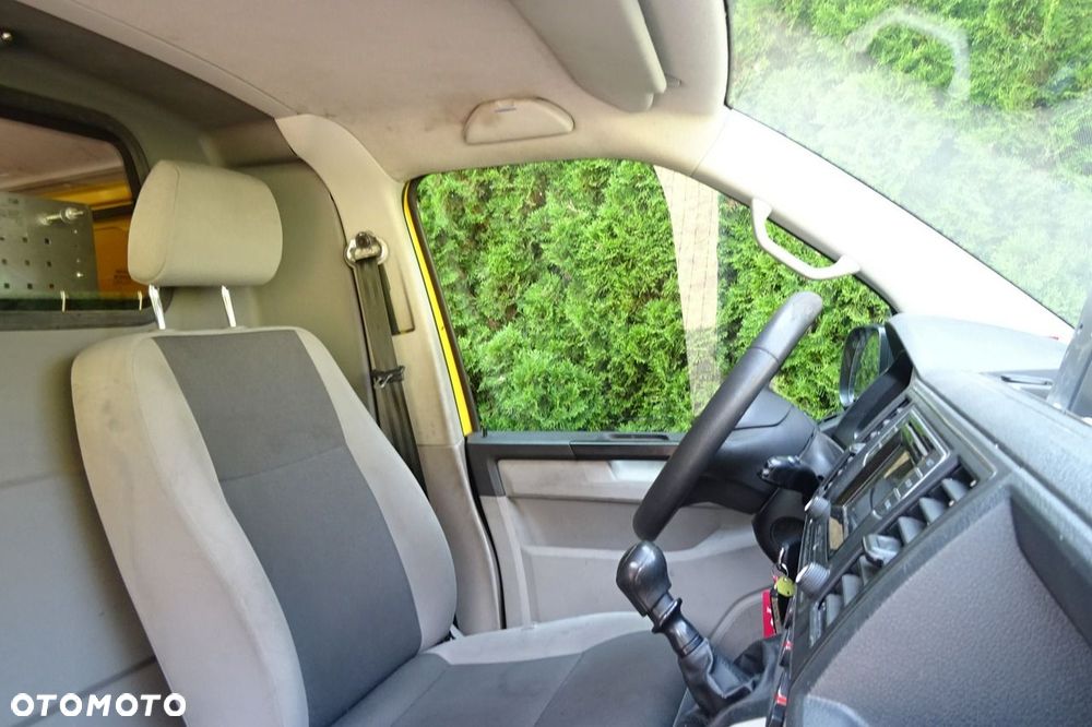 Volkswagen Transporter 2.0 TDI manual furgon serwisówka Sprowadzony - 40