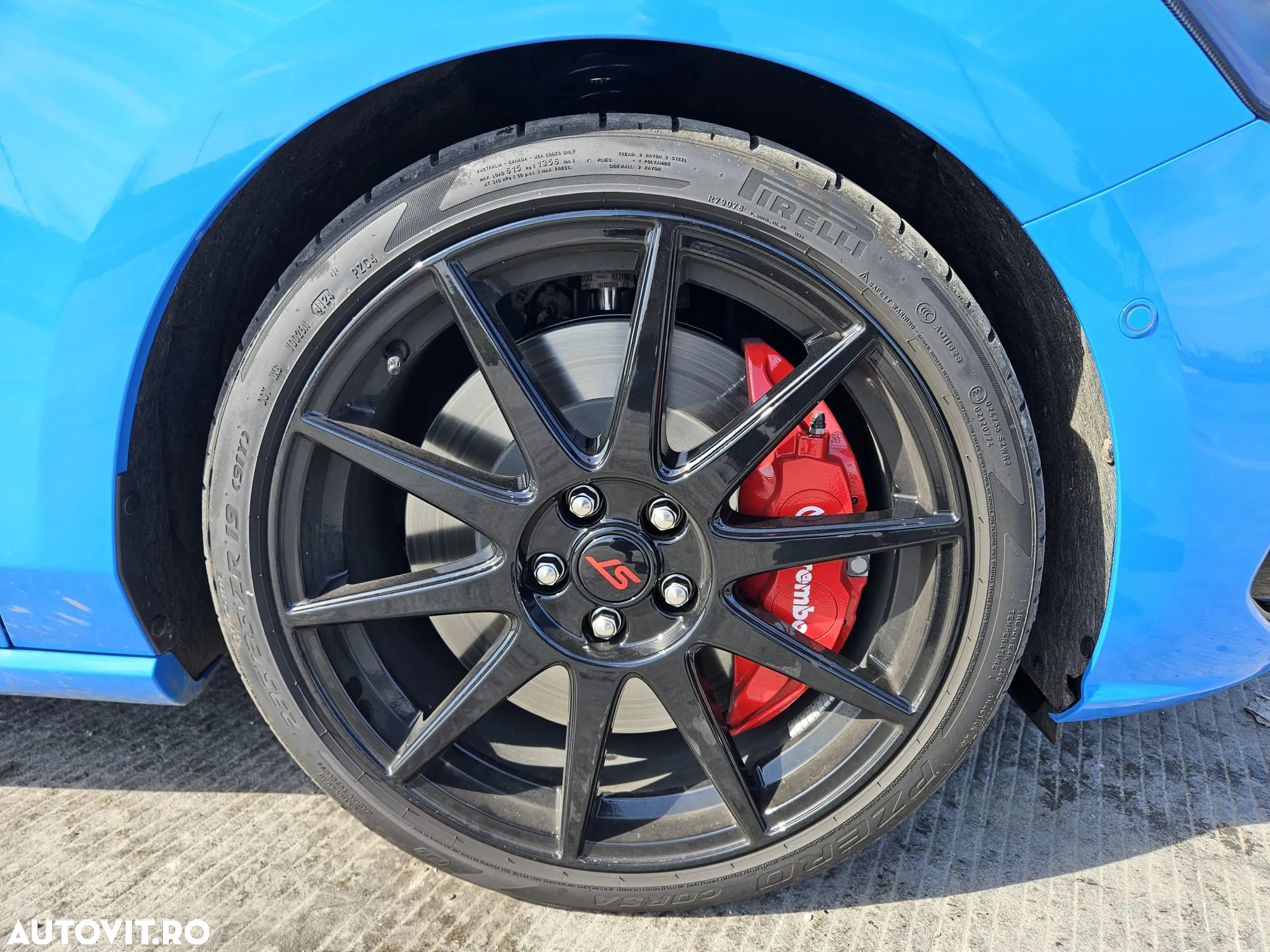 Ford Focus 2.3 Ecoboost 6MT ST X - 16