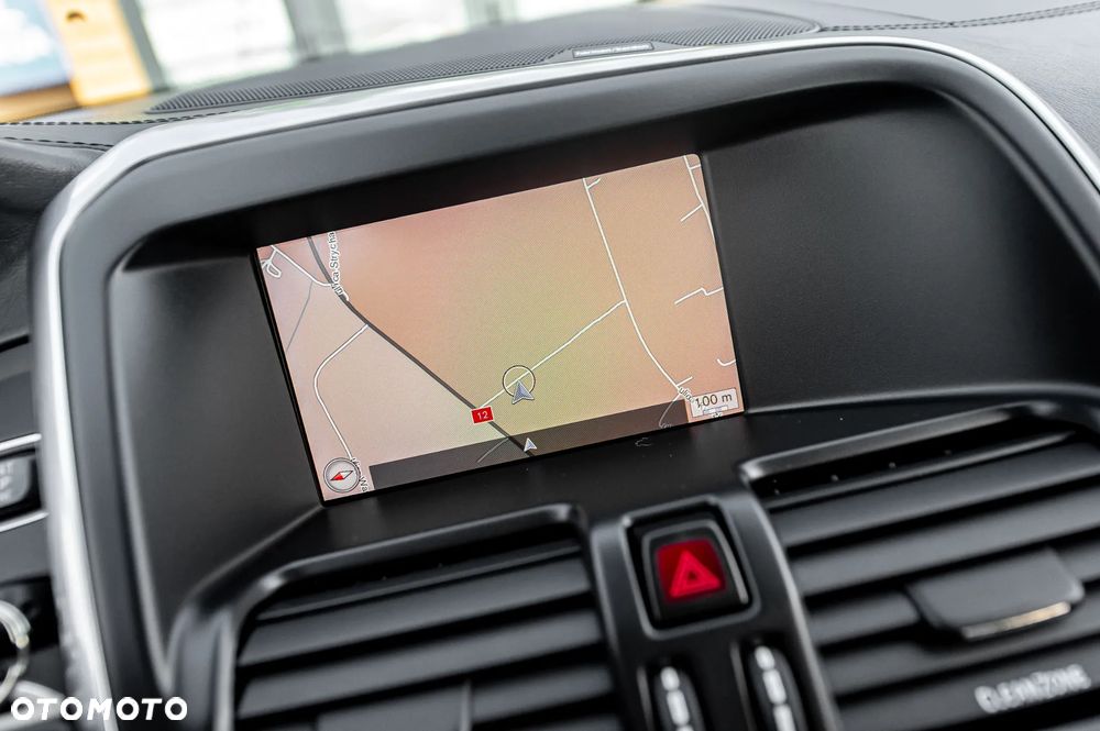 Volvo XC 60 D4 AWD Geartronic Momentum - 30