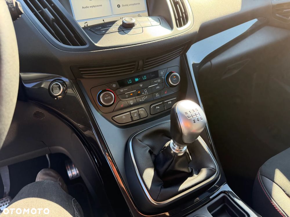 Ford Kuga 1.5 EcoBoost 2x4 ST-Line - 19