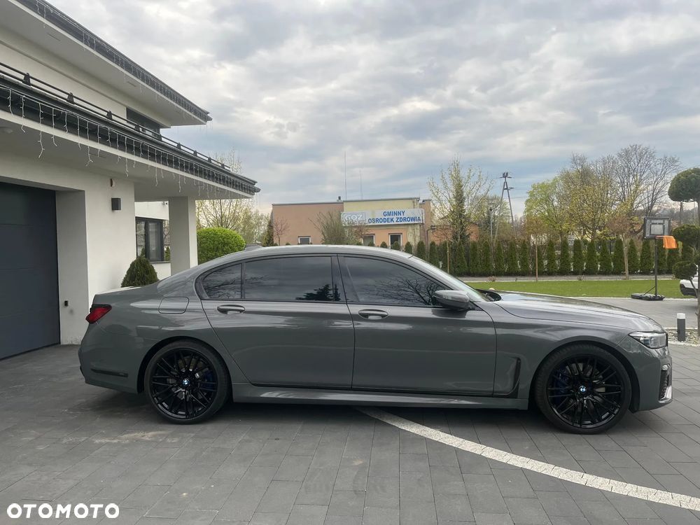 BMW Seria 7 750Li xDrive sport - 27
