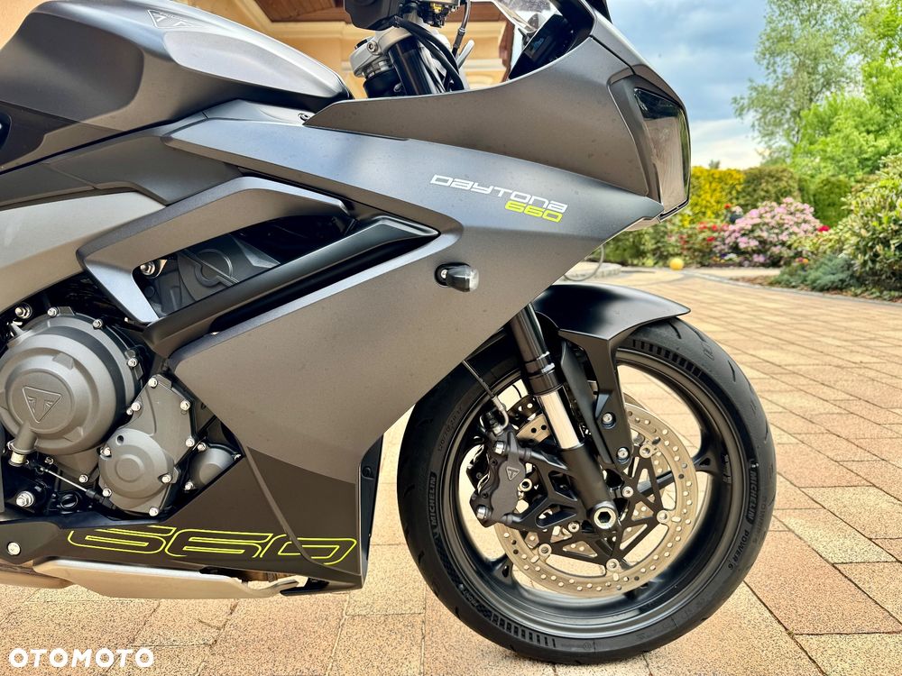 Triumph Daytona - 18