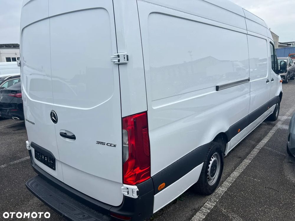 Mercedes-Benz Sprinter - 5