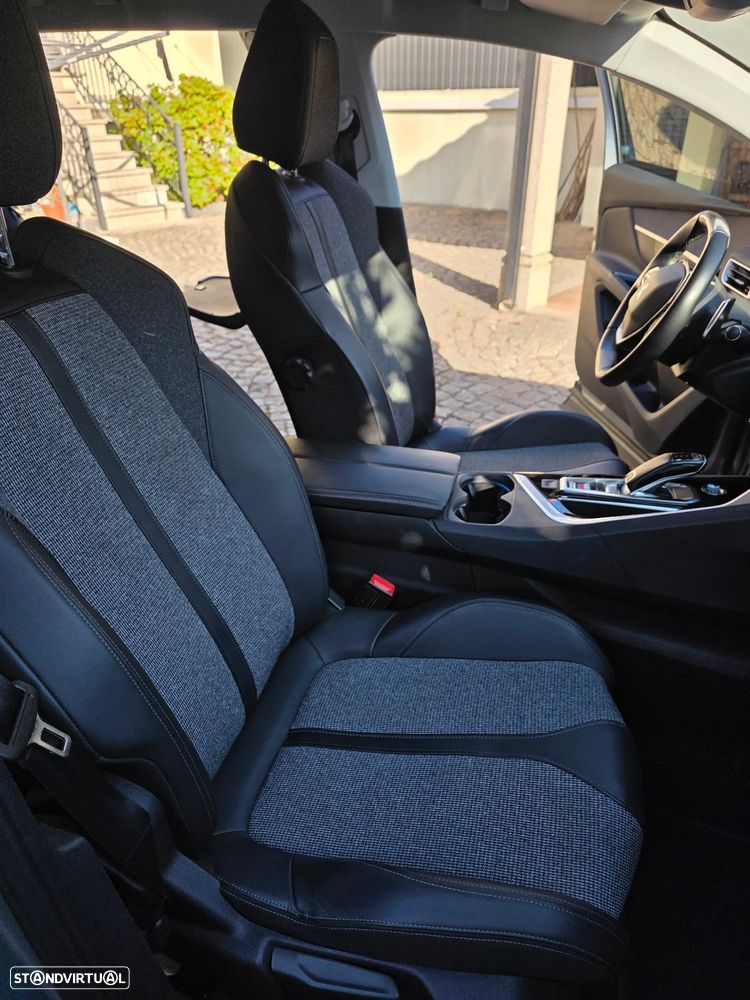 Peugeot 5008 BlueHDI 130 EAT8 Allure Pack - 28