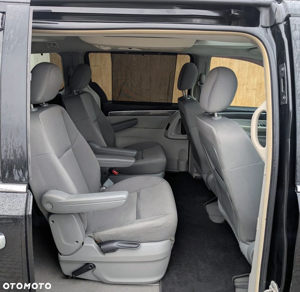Volkswagen Routan - 15